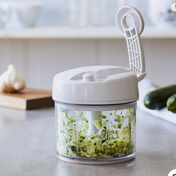 Pampered Chef Manual Food Processor, Like New - Picture 1 of 9